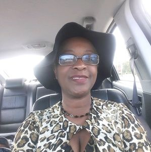 Meet your Posher, Iris